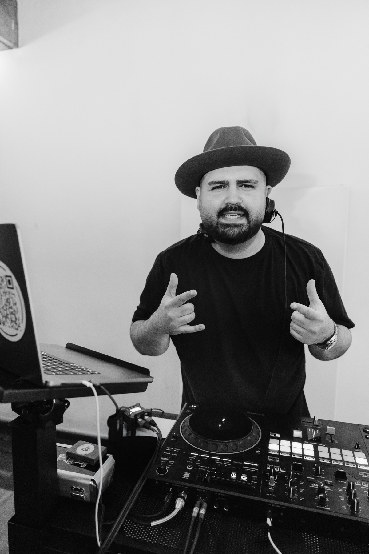 Hochzeits-DJ Sam bei eleganter Hochzeit in NRW &ndash; Generationen gemeinsam auf der Tanzfläche